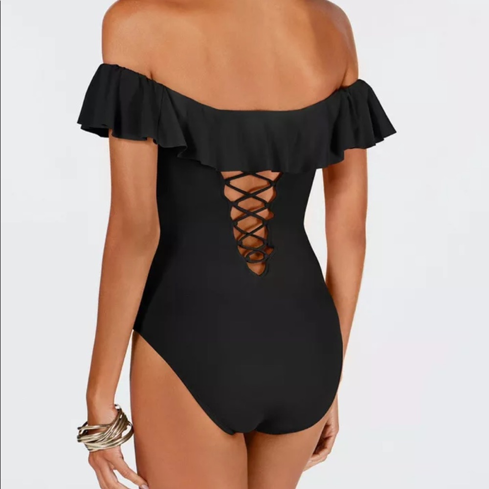 La Blanca Island Goddess Off The Shoulder Ruffle One Piece Swimsuit: Size 4: Blk